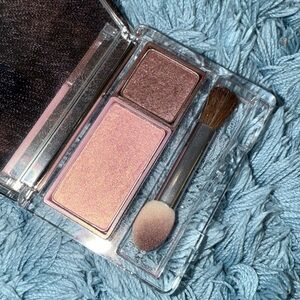 Clinique All About Shadow Duo - Strawberry Fudge 104
Used once. 
Like new